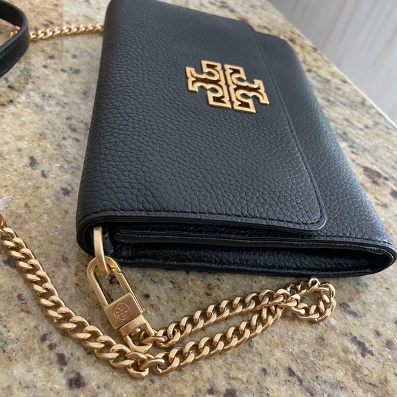 New Tory Burch crossbody/ wallet inside ๐ค - Picture 2 of 9